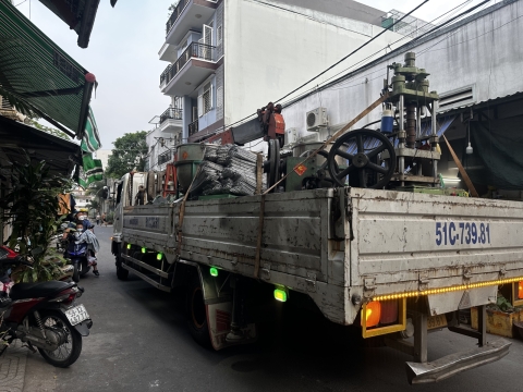 Khách hàng yên tâm và nhất máy gọi cho tri phat transport đặt xe ạ